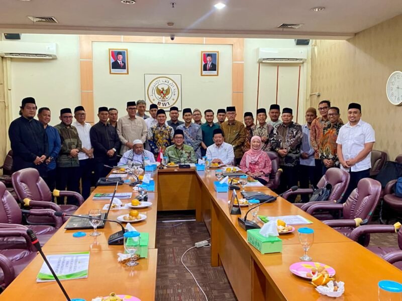 Wakil Gubernur Aceh Fadhlullah, jajaran Pemerintah Aceh, dan para ulama Aceh di Kantor BWI Pusat Jakarta pada Kamis (23/7/2026).