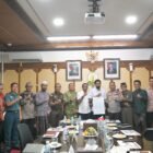 Gebernur Aceh Mualem dalam rapat Forum Koordinasi Pimpinan Daerah (Forkopimda) Aceh yang digelar pada Kamis (23/7/2026).