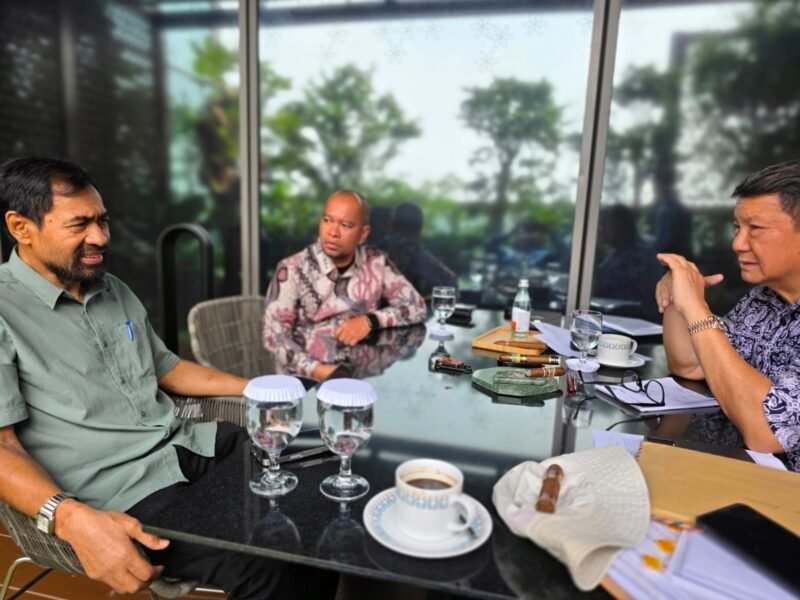 Gubernur Aceh mualem bertemu Hasyim, bahan percepatan pembangunan ekonomi Aceh, kamis (30/7/2026).