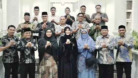 Dr. Misran Fuadi, kadis DSI, beserta jajarannya melakukan silaturahmi sekaligus koordinasi intensif dengan Wali Kota Banda Aceh beserta perangkat daerahnya pada Rabu (15/7/2026).