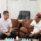 Ketua DPR Aceh Zulfadhli saat menerima audiensi jajaran perwakilan BPJS Kesehatan Cabang Banda Aceh, Senin (13/7/2026) 