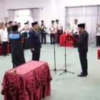 Timur Iskandar Usman Al-Farlaky, S.H.I., M.Si., secara resmi melantik T. Reza Rizki, S.H., M.Si., sebagai Penjabat (Pj) Sekretaris Daerah Kabupaten Aceh Timur. Prosesi pelantikan yang penuh makna berlangsung di Aula Serbaguna Idi pada Rabu (15/7/2026),