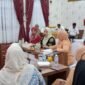Mukarramah Fadhlullah, memimpin rapat perdana sekaligus silaturahmi bersama jajaran pengurus Perwosi Aceh di Aula Rumah Dinas Wakil Gubernur Aceh, Jumat (28/8/2026).