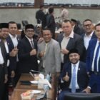 Pemerintah Aceh dalam rapat tersebut diwakili Pelaksana Tugas (Plt) Sekretaris Daerah Aceh, Taufik, S.T., M.Si.,menghadiri
rapat paripurna penyampaian pendapat Banggar DPRA terhadap Rancangan Qanun Pertanggungjawaban APBA 2025 yang berlangsung di Gedung Utama DPRA, Banda Aceh, Rabu (26/8/2026)