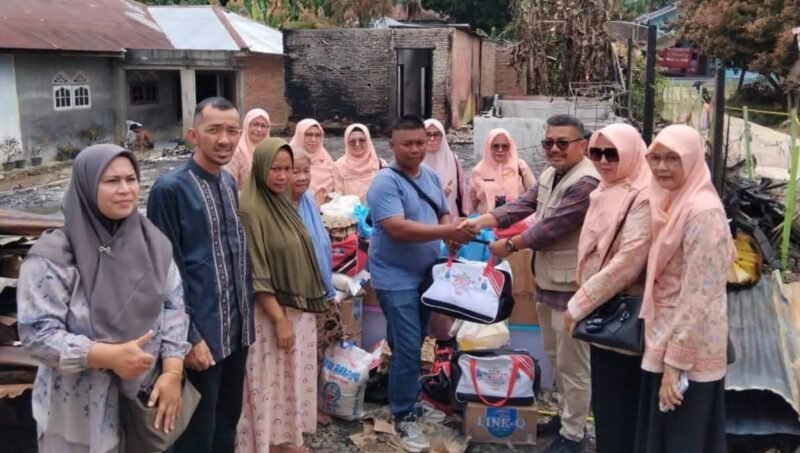Anggota (DPRA) Muhammad Zakiruddin, bergerak cepat meninjau lokasi kebakaran di Desa Medang Ara, Kecamatan Karang Baru, Kabupaten Aceh Tamiang, Kamis (27/8/2026).