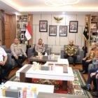 Jajaran Direksi Bank Aceh Syariah (BAS) melakukan kunjungan silaturahmi dengan Kapolda Aceh Irjen Pol. Ruddi Setiawan di ruang kerja Kapolda Aceh, Kamis (17/9/2026).