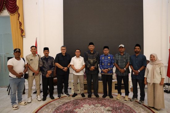 Forum Reje bersama perwakilan masyarakat adat Kabupaten Aceh Tengah menyampaikan sejumlah aspirasi terkait persoalan pertanahan kepada Lembaga Wali Nanggroe Aceh, Pertemuan berlangsung di Banda Aceh pada Kamis (17/9/2026)