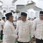 Plt. Sekretaris Daerah Aceh, Taufik, menghadiri Peringatan Maulid Nabi Muhammad SAW 1448 Hijriah di Masjid Raya Baiturrahman, Banda Aceh, Senin malam (24/8/2026).