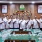 Plt. Sekda Aceh Taufik menerima audiensi Forum Pimpinan Redaksi (Pimred) Multimedia Indonesia-Aceh di Ruang Rapat Sekda Aceh, Rabu (2/9/2026).