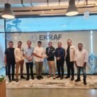 Kadisdik Dayah Aceh, Muhsin Thahir, S.Pd.I., M.Pd.I., bersama Anggota Komisi VII DPRA, Romi Syahputra, dengan Menteri Ekonomi Kreatif RI, Teuku Riefky Harsya, di Kantor Kementerian Ekonomi Kreatif RI, Jakarta Pusat, Jumat (4/9/2026).