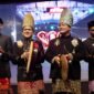 Wakil Gubernur Aceh, Fadhlullah, S.E. menghadiri penutupan rangkaian Peringatan Hari Milad ke-800 Samudera Pasai Aceh Utara yang berlangsung di halaman Kantor Bupati Aceh Utara, Minggu (13/9/2026).
