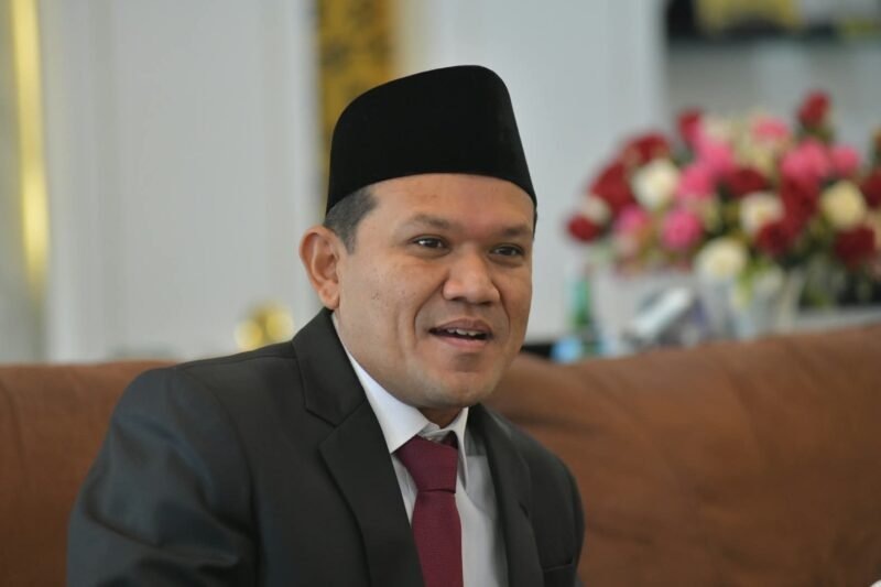 Wakil Gubernur Aceh, Fadhlullah, S.E. (Dek Fadh)