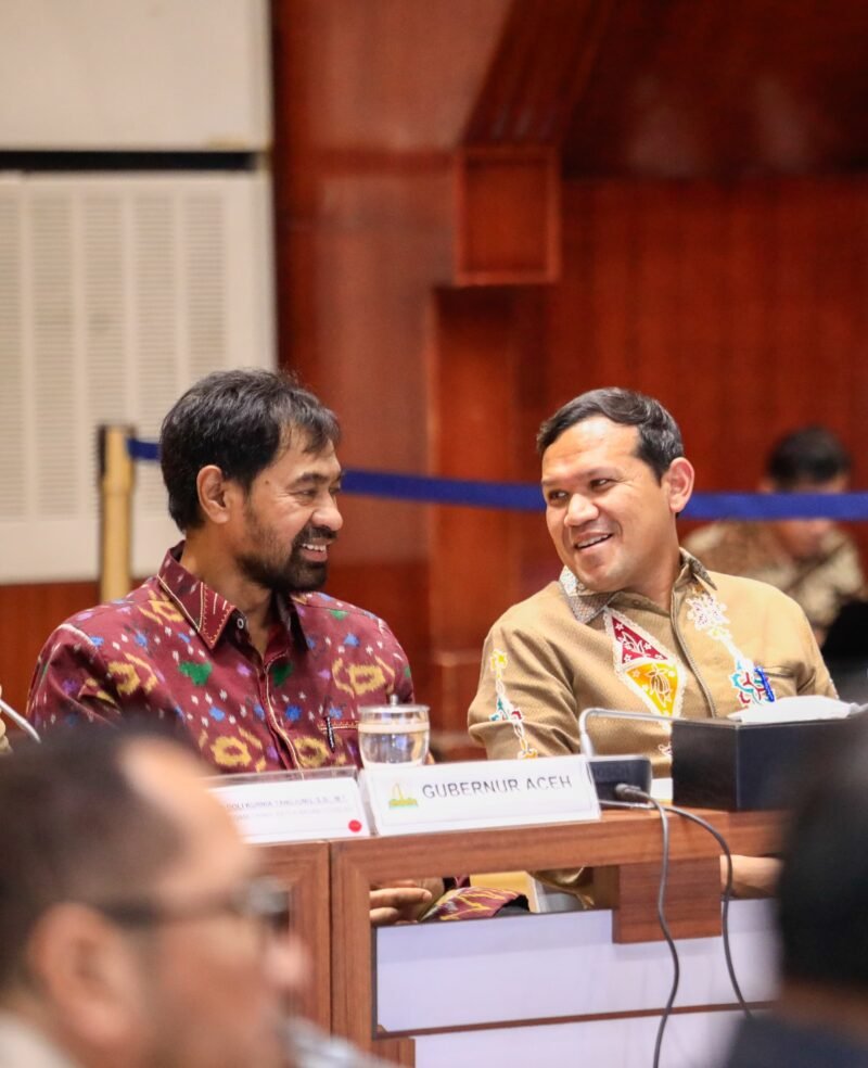 Mualem dek Fad menyampaikan apresiasi dan terima kasih kepada DPR RI yang telah menyetujui Rancangan Undang-Undang (RUU) tentang Perubahan atas Undang-Undang Nomor 11 Tahun 2006 tentang Pemerintahan Aceh menjadi RUU usul inisiatif DPR RI. dalam rapat paripurna DPR RI, Selasa (8/9/2026).