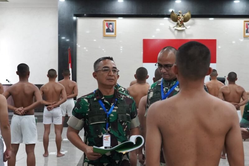 Mayjen TNI Joko Hadi Susilo, S.I.P., memimpin Sidang Penentuan Akhir penerimaan Calon  TNI Angkatan Darat Gelombang III Tahun Anggaran 2026, di Aula Gedung Malahayati, Makodam Iskandar Muda, Banda Aceh, Senin (21/9/2026).