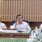 Wakil Gubernur Aceh Fadhlullah memimpin rapat bersama Tim Pemerintah Aceh yang membahas revisi Undang-Undang Nomor 11 Tahun 2006 tentang Pemerintahan Aceh (UUPA) di Kantor Gubernur Aceh, Rabu (23/9/2026).