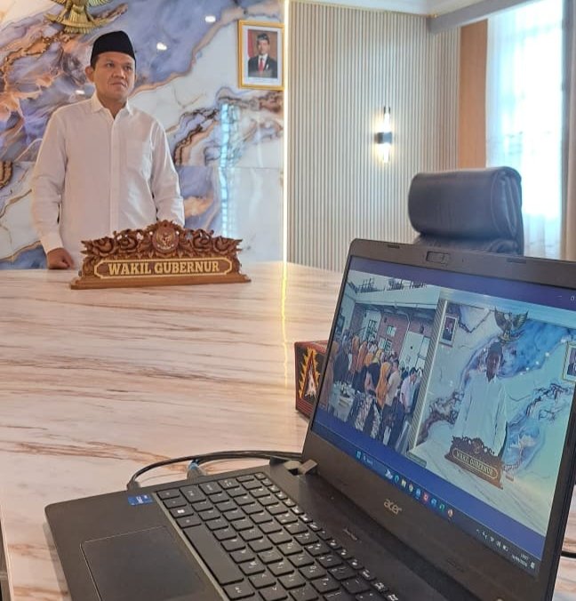Wakil Gubernur Aceh, Fadhlullah, S.E., menghadiri secara daring melalui Zoom Meeting dari Kantor Penghubung Aceh di Jakarta, rabu (16/9/2026).