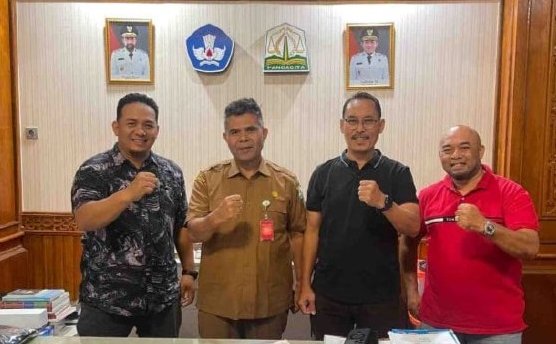  Kepala Dinas Pendidikan Aceh, Murthalamuddin, S.Pd., MSP., bersama Densus 88 Antiteror Polri memperkuat sinergi dalam upaya mencegah penyebaran paham Intoleransi, Radikalisme, Ekstremisme, dan Terorisme (IRET) di lingkungan sekolah. Selasa (14/7/2026).