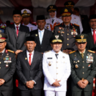 Ketua DPRA Zulfadhli, Wakil Gubernur Aceh Fadhlullah, TNI, Polri, tokoh agama, pemuda, serta berbagai unsur masyarakat lainnya, menghadiri, HUT RI ke-81 dipusatkan di Lapangan Blang Padang, Banda Aceh, Senin (17/8/2026).