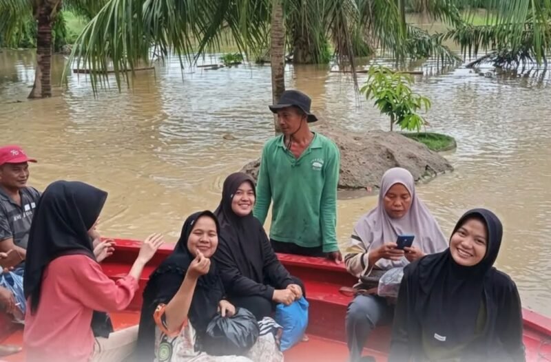 Hujan lebat yang mengguyur Kabupaten Aceh Tamiang sejak Ahad, 11 Oktober 2026, menyebabkan sejumlah sungai meluap dan merendam pemukiman warga. Hingga Senin (12/10/2026)