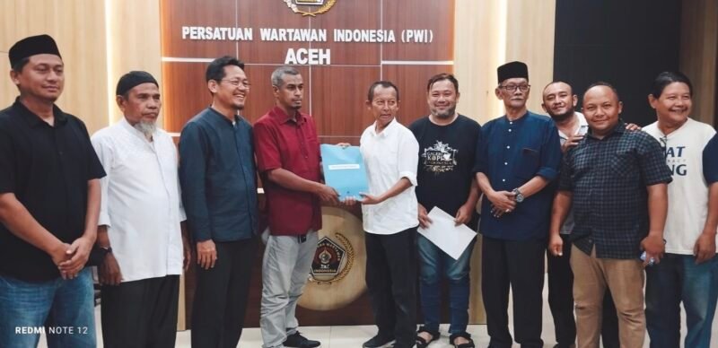 Calon Ketua  (PWI) Aceh periode 2026–2031, Muhammad Saman, secara resmi menyerahkan kembali berkas pendaftaran pencalonannya kepada Steering Committee (SC) Konferensi Provinsi (Konferprov) XIII PWI Aceh. Penyerahan berlangsung di Gedung PWI Aceh, kawasan Simpang Lima, Banda Aceh, Jumat sore (23/10/2026). 