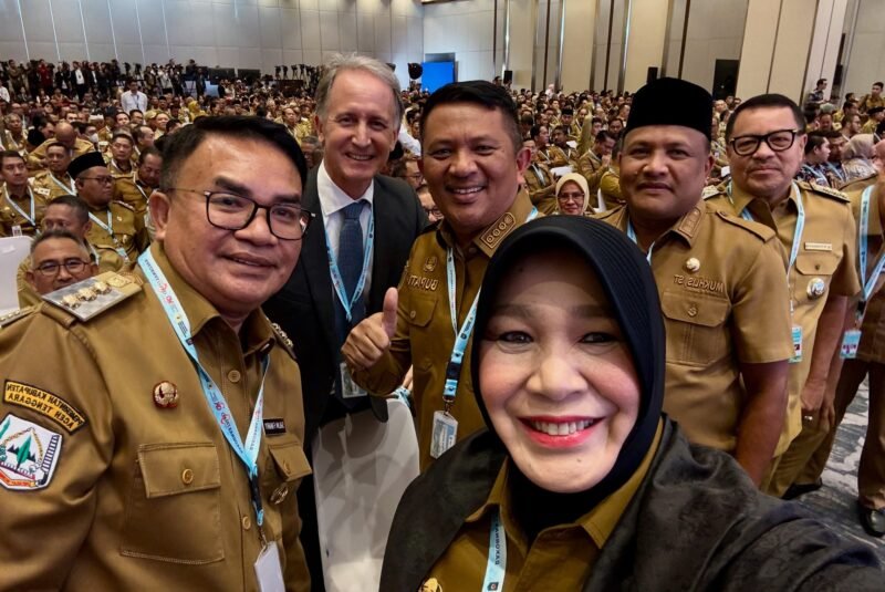 Wali Kota Banda Aceh, Illiza Sa’aduddin Djamal, menghadiri Rapat Koordinasi Nasional (Rakornas) Tim Percepatan Akses Keuangan Daerah (TPAKD) Tahun 2026. Acara bersejarah ini berlangsung di JIEXPO Kemayoran, Jakarta, Kamis (22/10/2026),