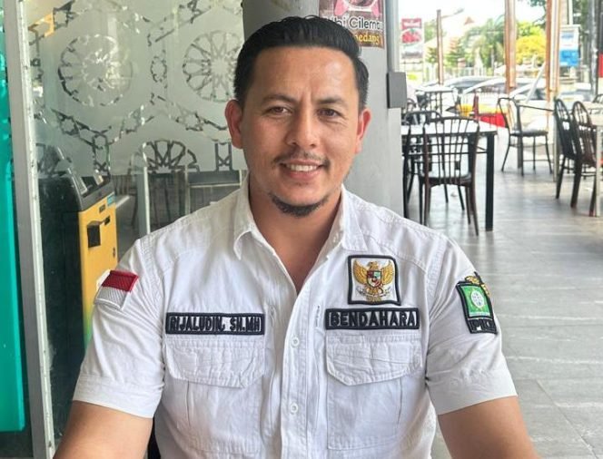 Rijaluddin, S.H., M.H. Ketua Komisi V Dewan Perwakilan Rakyat Aceh (DPRA) dari Fraksi Partai Kebangkitan Bangsa (PKB).