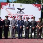 Wakil Bupati Aceh Besar Drs H Syukri A. Jalil, dan unsur Forkopimda foto bersama usai upacara Peringatan Hari Kesaktian Pancasila Tahun 2026 di Halaman Kantor Bupati Aceh Besar, Kota Jantho, Kamis (01/10/2026).