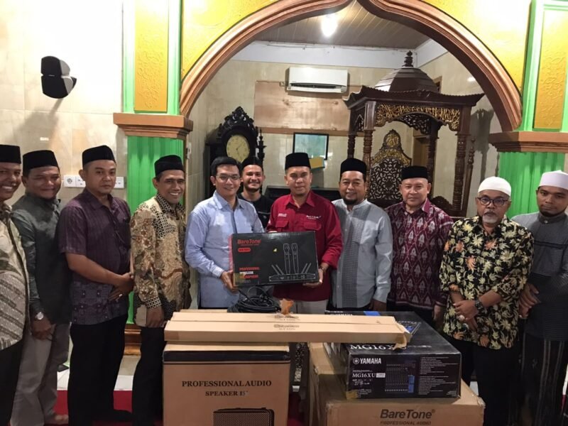 Ketua DPRK Banda Aceh, Irwansyah, ST., yang juga politisi PKS ini telah
Penyerahan Sound System untuk masjid di Kota Banda Aceh
kamis, (15/10/2026) malam,