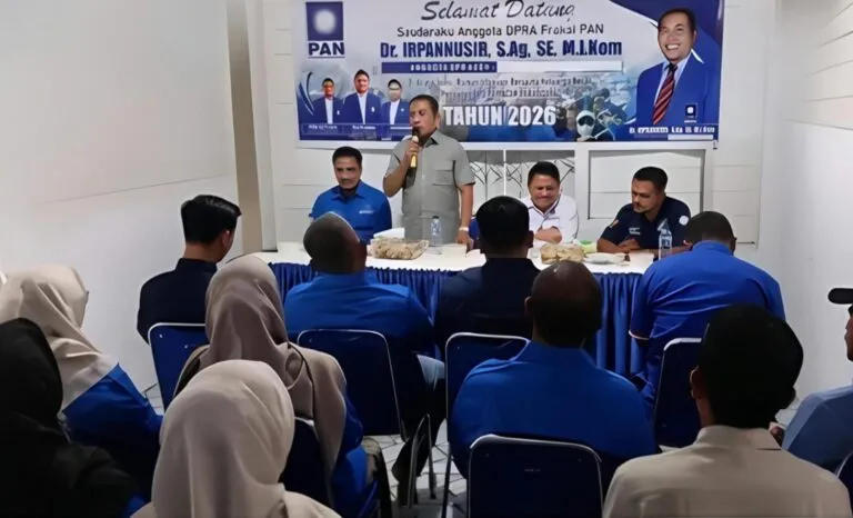 Anggota DPRA Fraksi PAN, Dr. Irpannusir, S.Ag., SE., M.I.Kom, bersama keluarga besar Pengurus DPD PAN Kabupaten Aceh Barat Daya, Jum’at (16/10/2026).