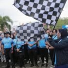Wali Kota Banda Aceh, Illiza Sa’aduddin Djamal, melepas peserta QRIS Funwalk dalam rangkaian kegiatan Meuseuraya Festival 2026,
diselenggarakan pada (25/10/2026) di Balee Meuseuraya Aceh.