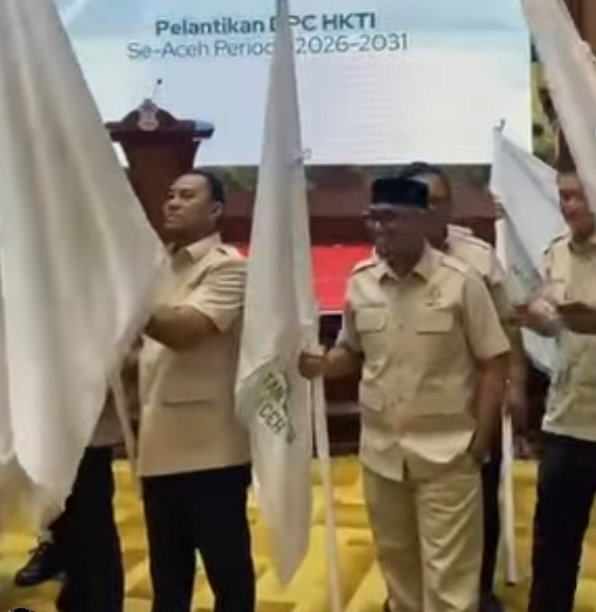Sekda Kota Banda Aceh, Ir. Jalaluddin, resmi dilantik sebagai Ketua Dewan Pimpinan Cabang (DPC) Himpunan Kerukunan Tani Indonesia (HKTI) Kota Banda Aceh untuk masa bakti 2026–2031, Pelantikan berlangsung di Anjong Mon Mata, Banda Aceh, pada 13 Oktober 2026