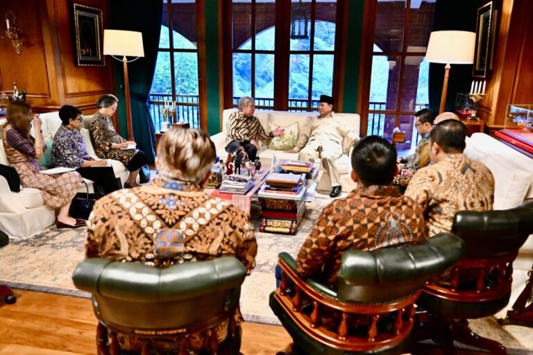 Presiden Prabowo Subianto menerima kunjungan kerja Sekjen PBB António Guterres di Hambalang, Minggu, (18/10/2026).