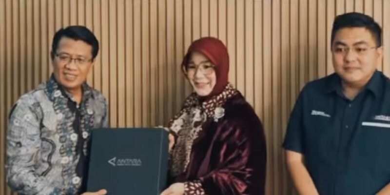 Wali Kota Banda Aceh Illiza Sa’aduddin Djamal melakukan kunjungan silaturahmi ke Kantor Berita ANTARA Biro Aceh, Senin (20/10/2026).