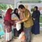 Wali Kota Illiza Saaduddin Menghadiri Pasar Murah yang bertempat di Halaman Masjid Bani Salim, Gampong Lampaseh Kota, Sabtu (24/10/2026).