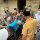 Proses pejemput dan membebaskan 7 orang dengan gangguan jiwa (ODGJ) dari praktik pemasungan di Kabupaten Nagan Raya, Selasa (20/10/2026).