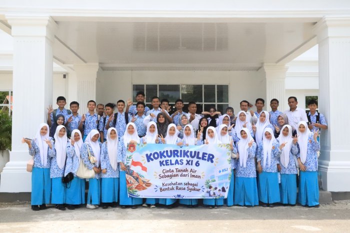 Rumah Sakit Jiwa (RSJ) Aceh menerima kunjungan edukatif siswa kelas XI-6 (IPA Bahasa) MAN 1 Banda Aceh di Aula Malahayati RSJ Aceh, Rabu (14/10/2026).