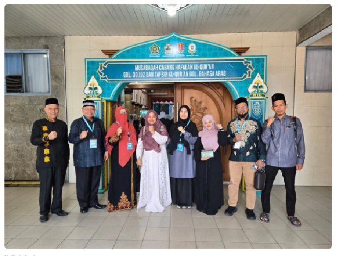Kepala Dinas Syariat Islam Aceh sekaligus Ketua Kafilah Aceh, Dr. Misran Fuadi, S.Ag., M.AP., bersama  sembilan peserta Kafilah Aceh hari ketiga pelaksanaan, Selasa (15/9/2026),